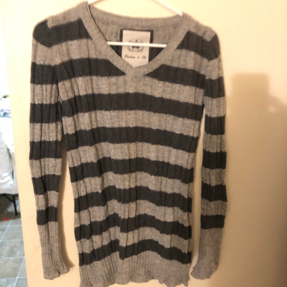 Comfortable long sleeved tunic